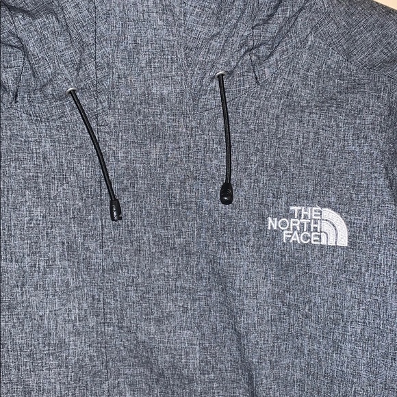 The North Face Grey Skiing Outdoor Jacket - Picture 3 of 6